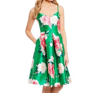 Eliza J NWT Green Floral V-Neck MIDI Dress NWT SZ6